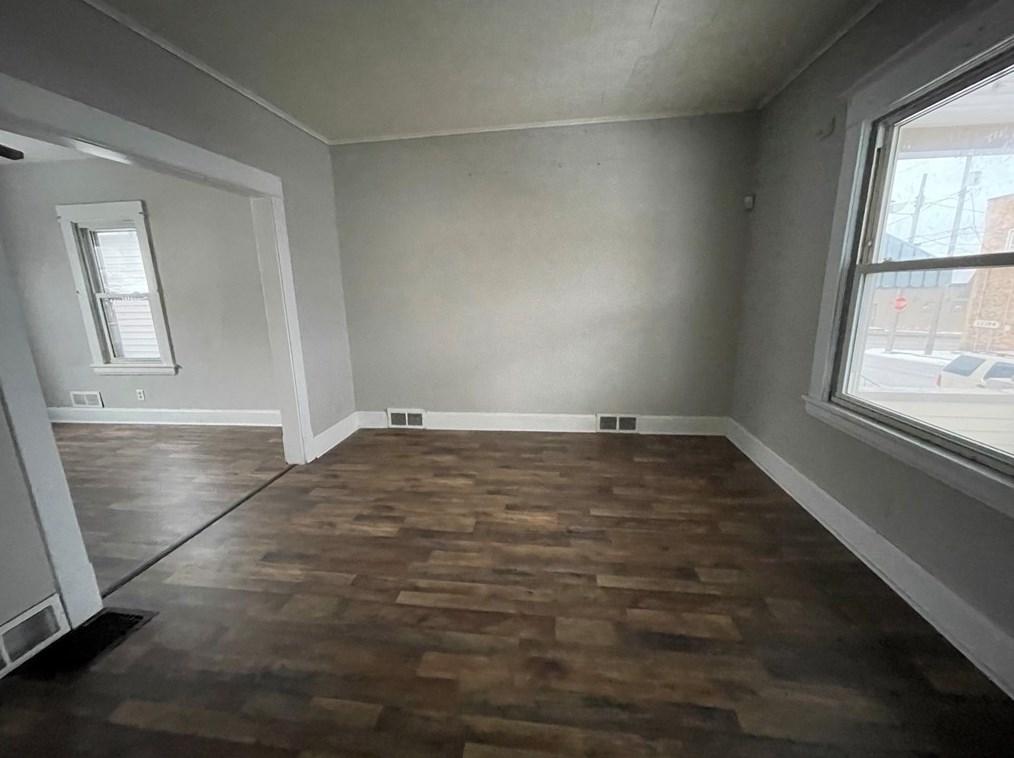506 1st Ave, Ellwood City, PA 16117
