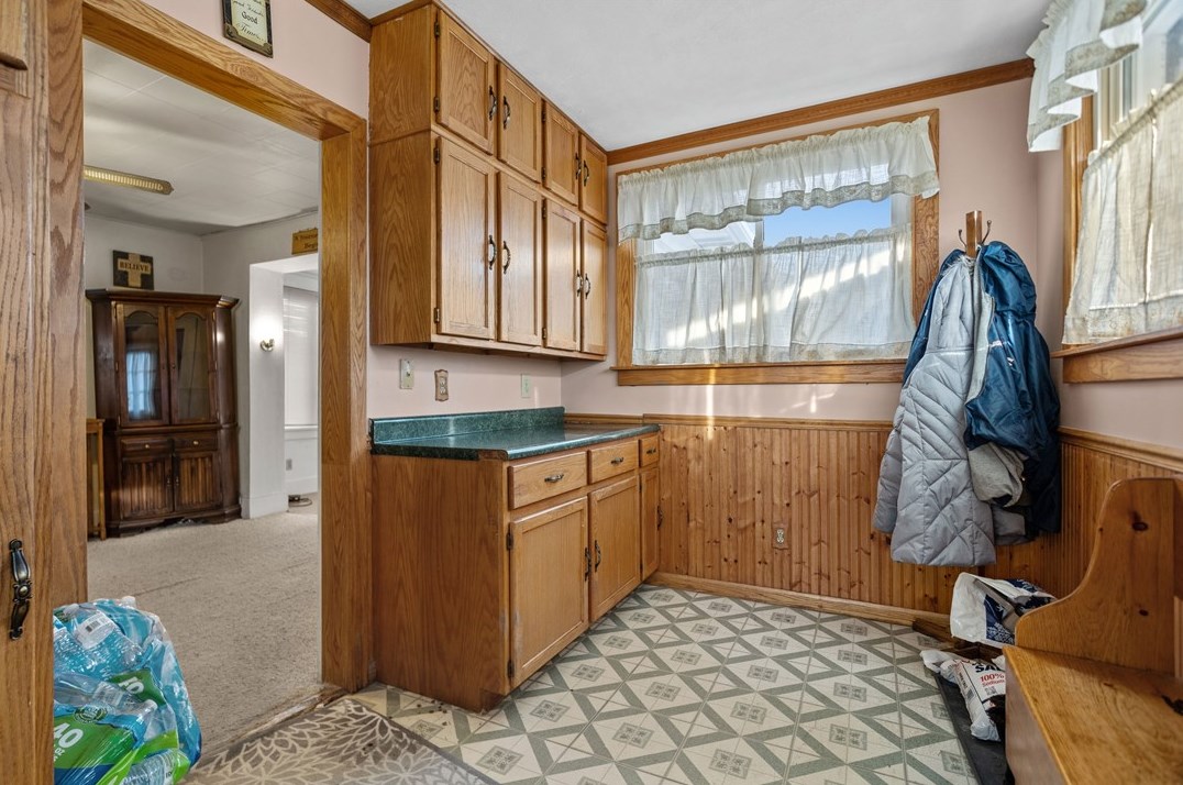 713 Old Zelienople Rd, Ellwood City PA  16117-4149 exterior