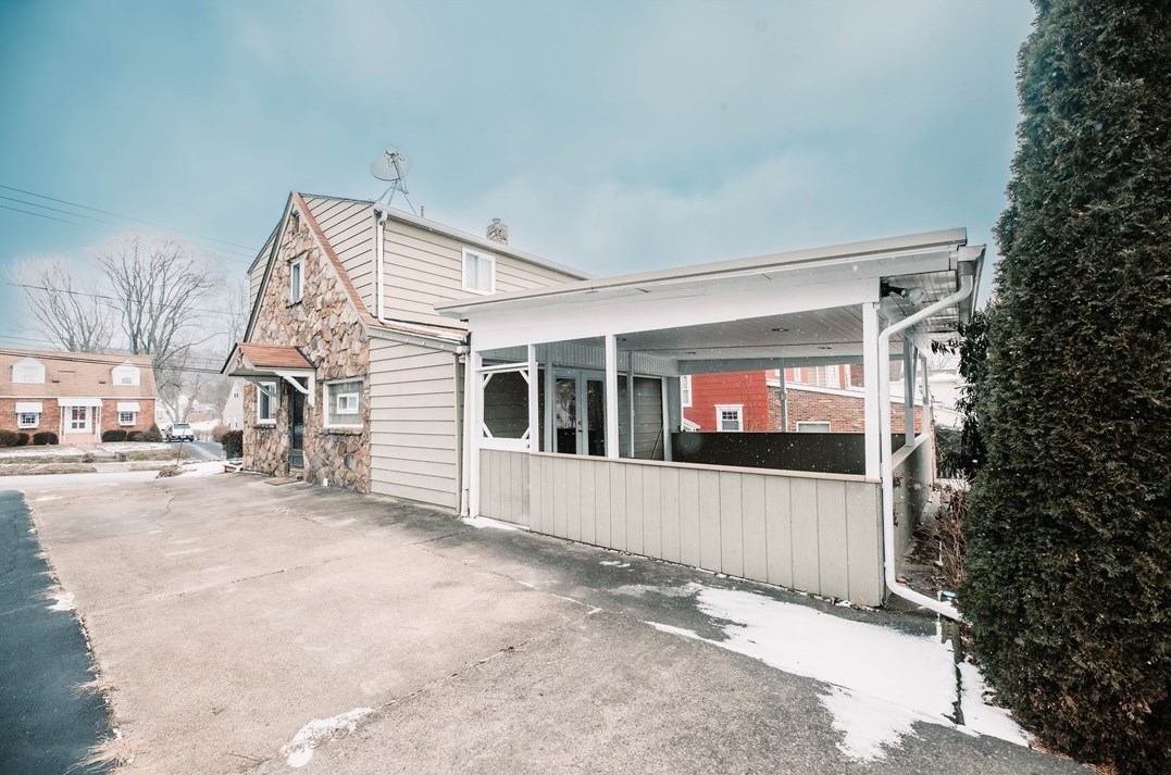 246 Oak St, Indiana PA  15701-2038 exterior