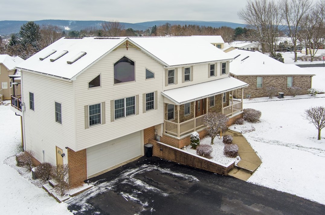 1307 Heritage Dr, Latrobe, PA 15650