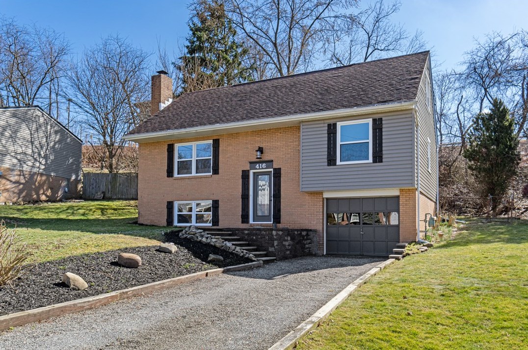 416 Winfred Manor Dr, Bethel Park PA  15102-1650 exterior