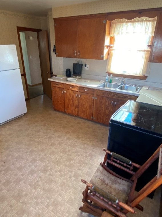 708 Spencer Ave, Hermitage, PA 16146
