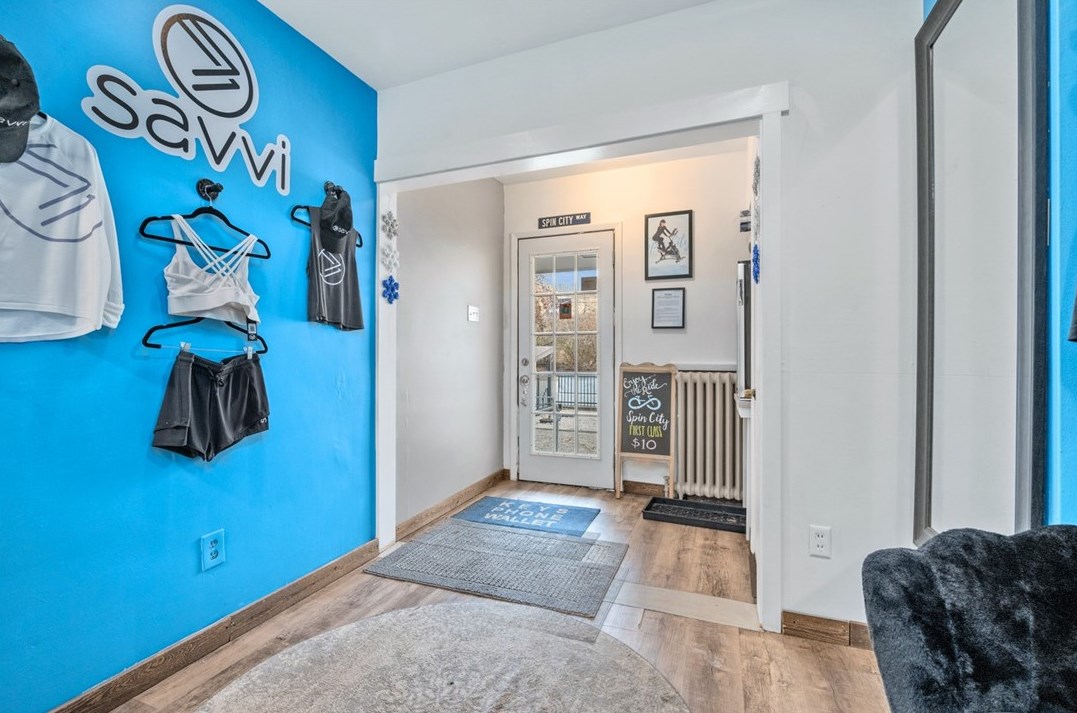436 Allegheny River Blvd #2, Oakmont, PA 15139