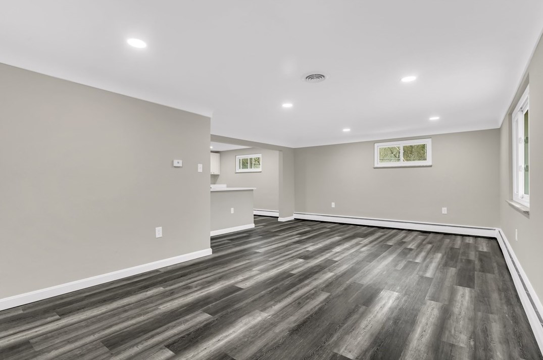 6054 Sinan Dr, Export, PA 15632