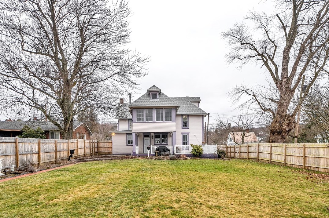 138 Harrison St, Evans City, PA 16033