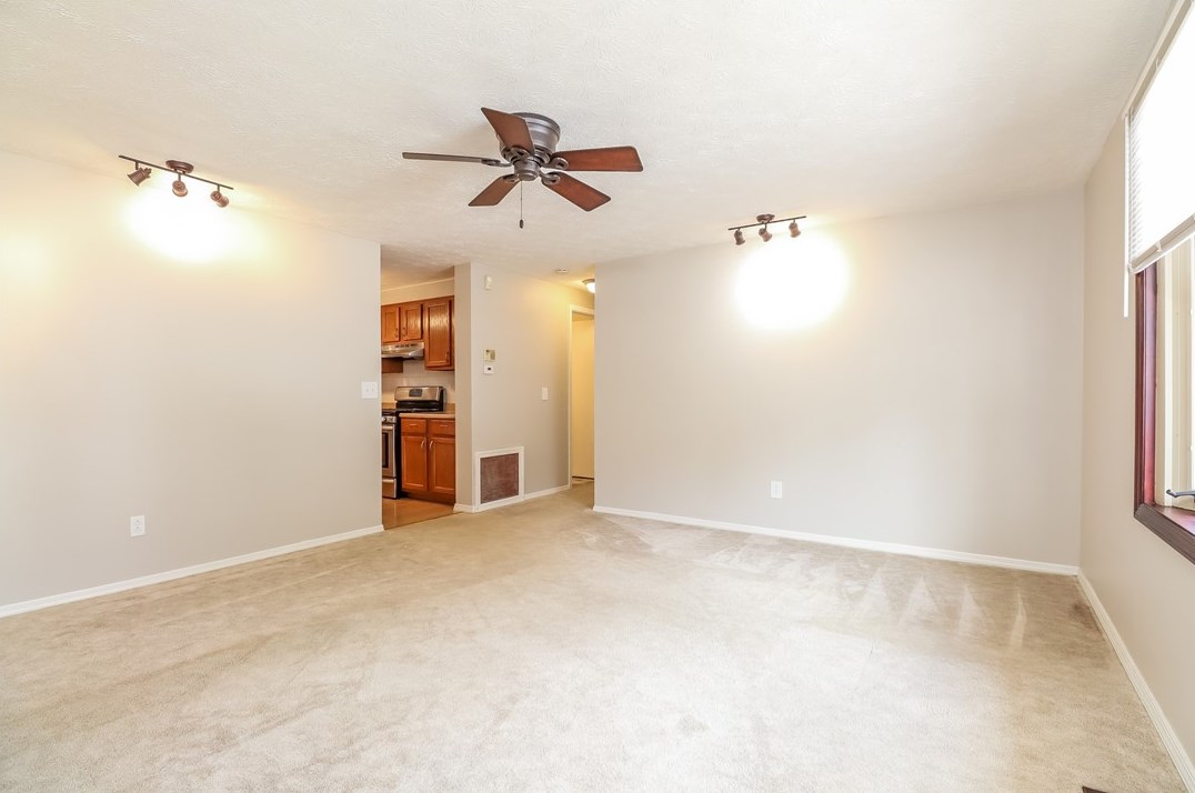 1444 Balsam Dr, Allison Park, PA 15101
