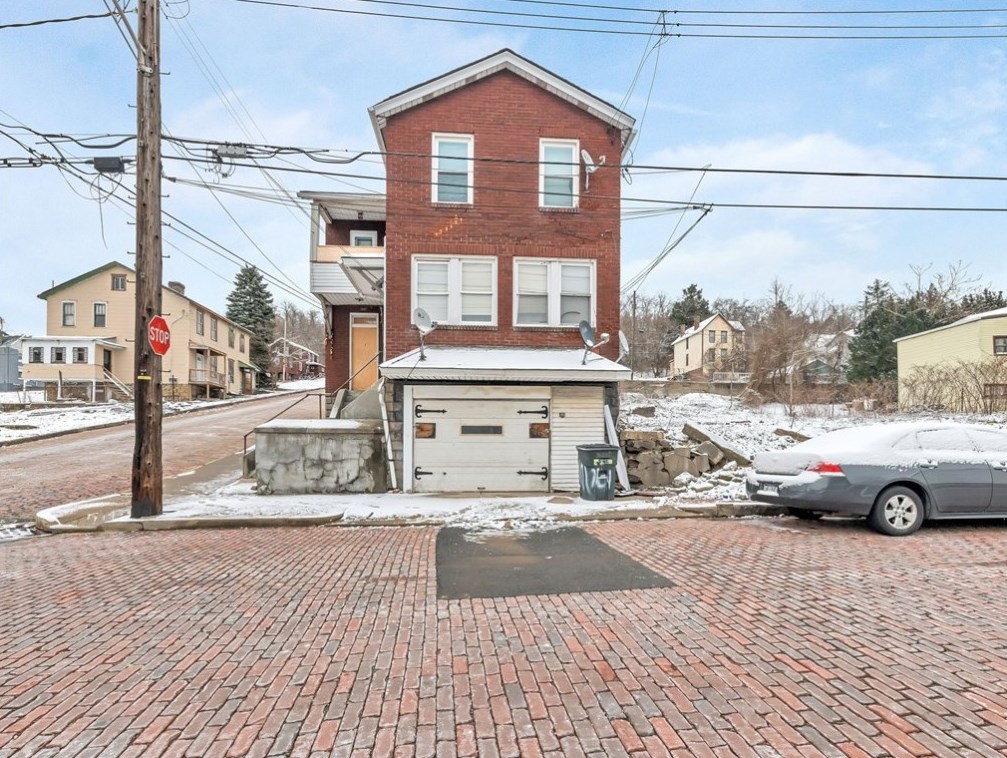 1101 Locust St, McKeesport, PA 15132