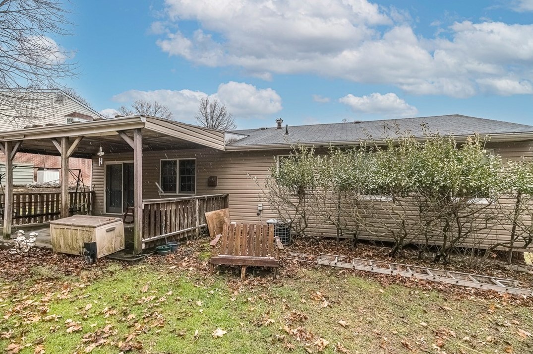 2406 Rolling Farms Rd, Glenshaw, PA 15116