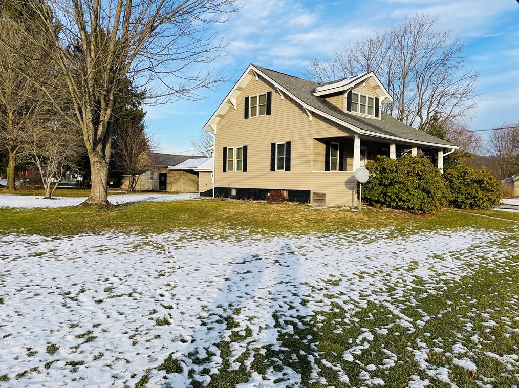 656 Browns Ferry Rd, Fairdale, PA 15320