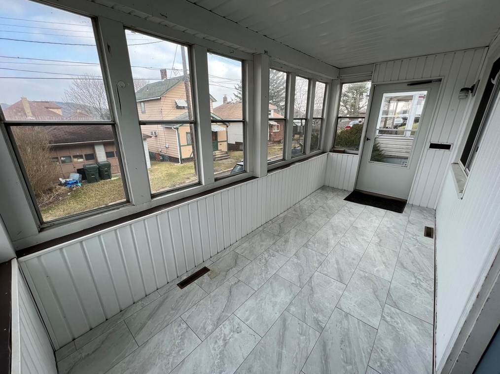 1205 Crescent Ave, Ellwood City, PA 16117