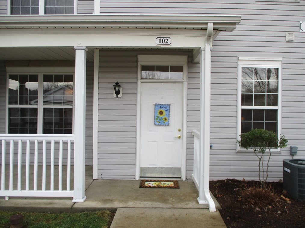 102 Sonie Dr, Sewickley, PA 15143