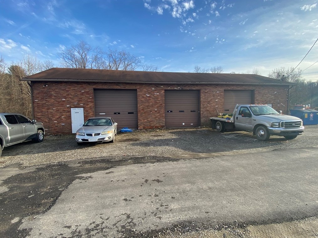 1915 W Crawford Ave, Connellsville, PA 15425