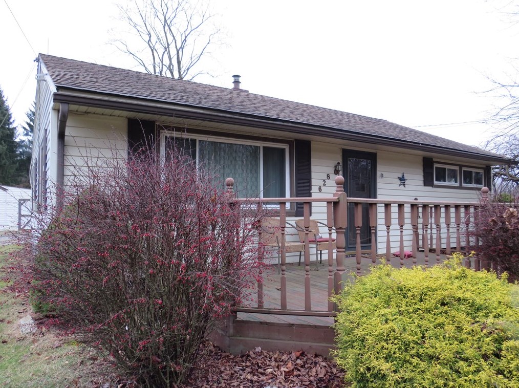 628 W Mercer St Ext, Barkeyville, PA 16038