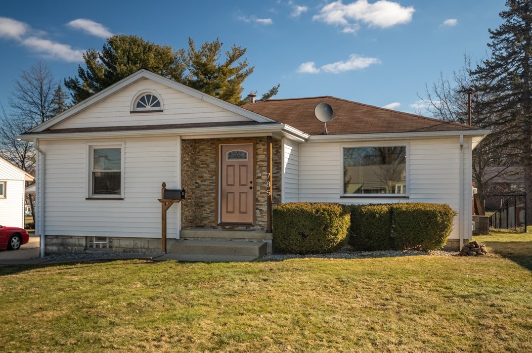 785 Spencer Ave, Hermitage, PA 16146