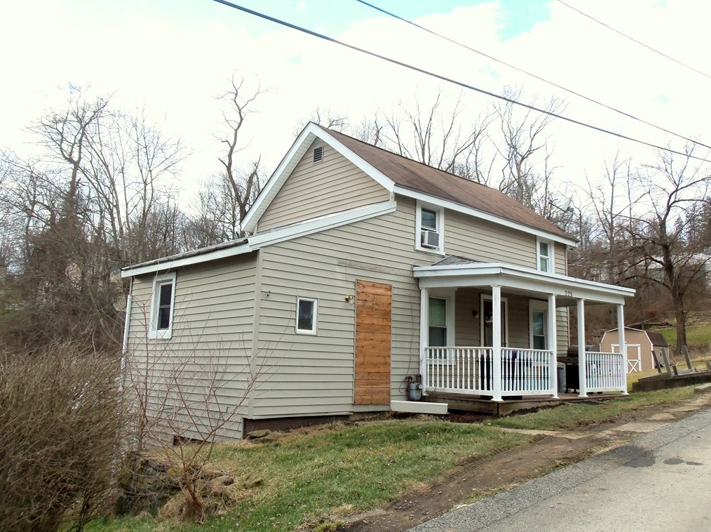 225 Highland Ave, Claysville, PA 15323
