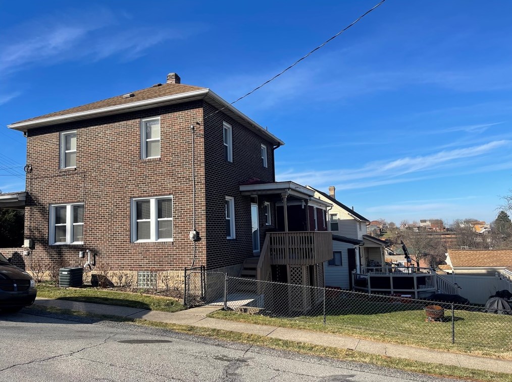 849 Deely St, Pittsburgh, PA 15217