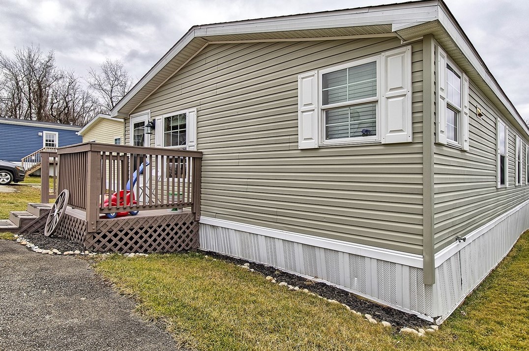 6 Theta Dr, Greensburg, PA 15601-9191