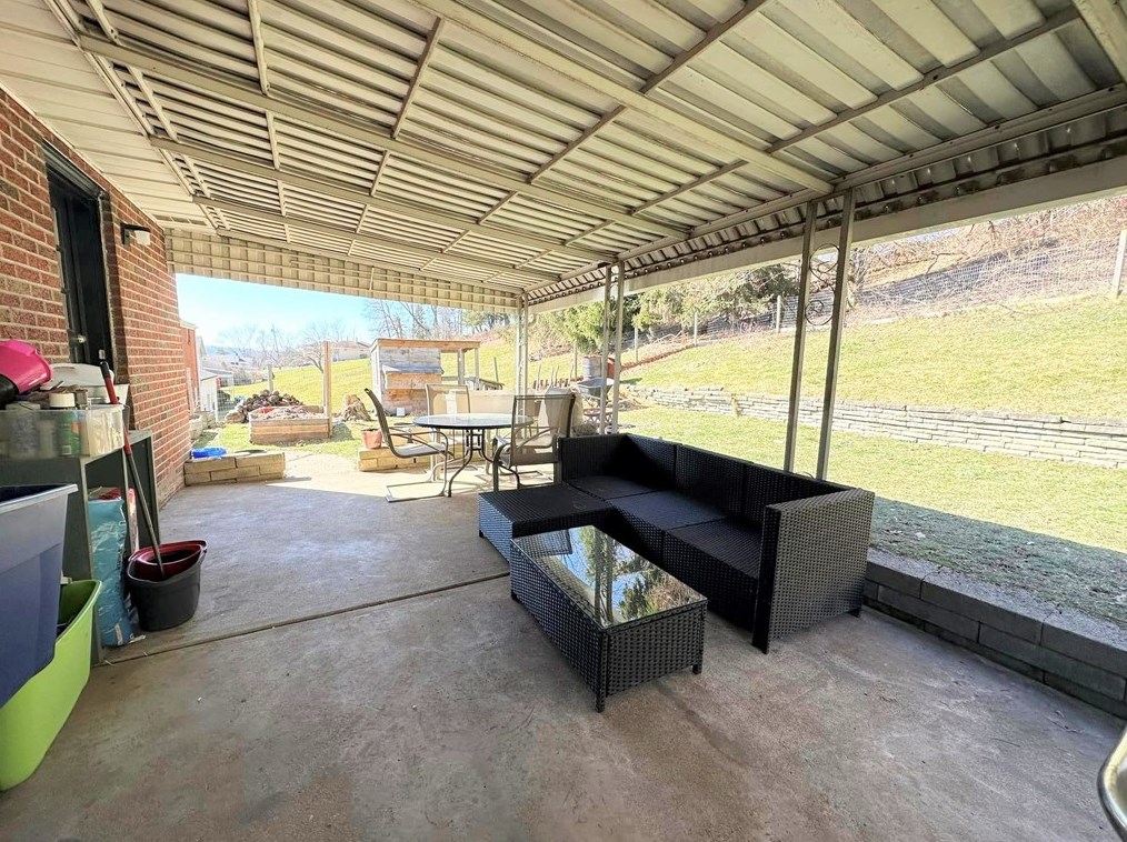 961 Williams St, Washington PA  15301-5961 exterior