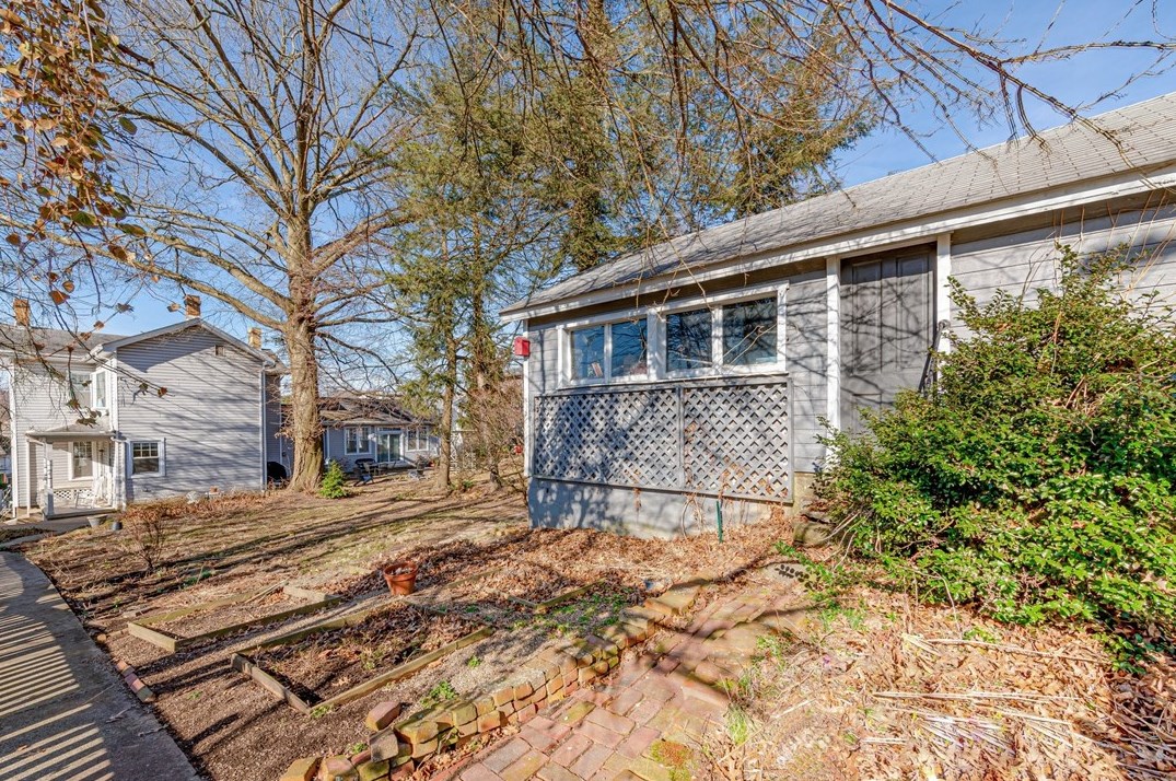 639 Walnut St, North Huntingdon PA  15642-3533 exterior
