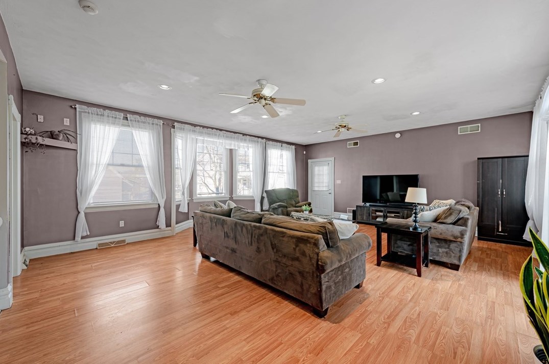 639 Walnut St, North Huntingdon PA  15642-3533 exterior