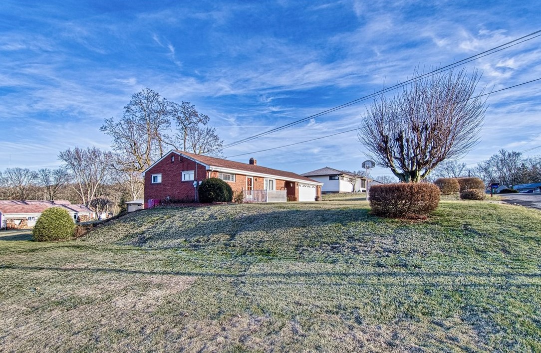 301 Woods Dr, New Brighton, PA 15066
