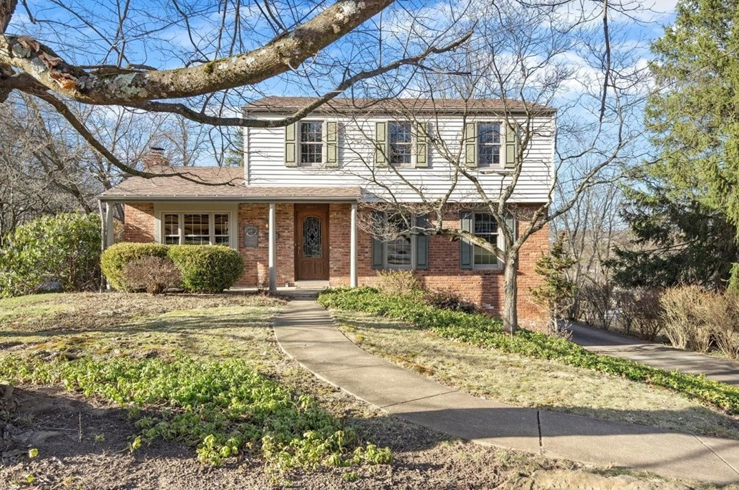 5888 Glen Hill Dr, Bethel Park, PA 15102-2452