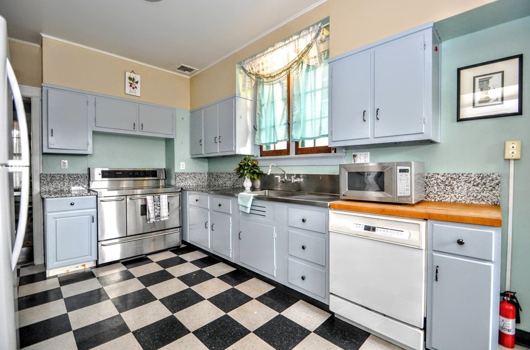 607 4th St, Monongahela, PA 15063