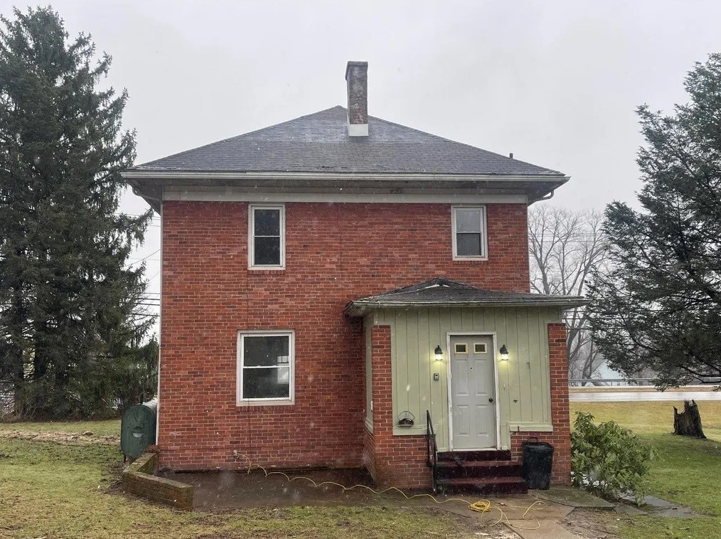 1103 Pittsburgh, Oliphant Furnace, PA 15401