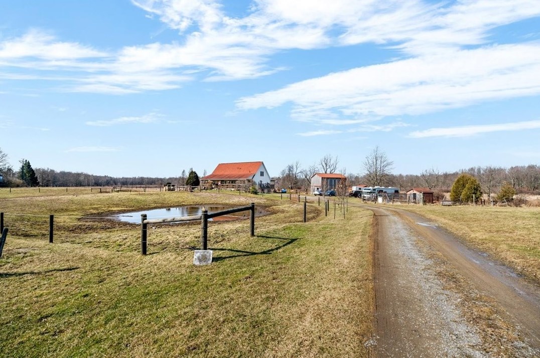 11 Fairgrounds Rd, Stoneboro, PA 16153