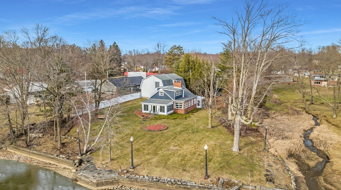 5802 Maple Ln, Westford, PA 16134-4758