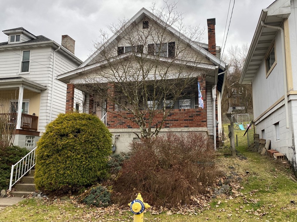 168 Morton St, New Eagle, PA 15067-1373