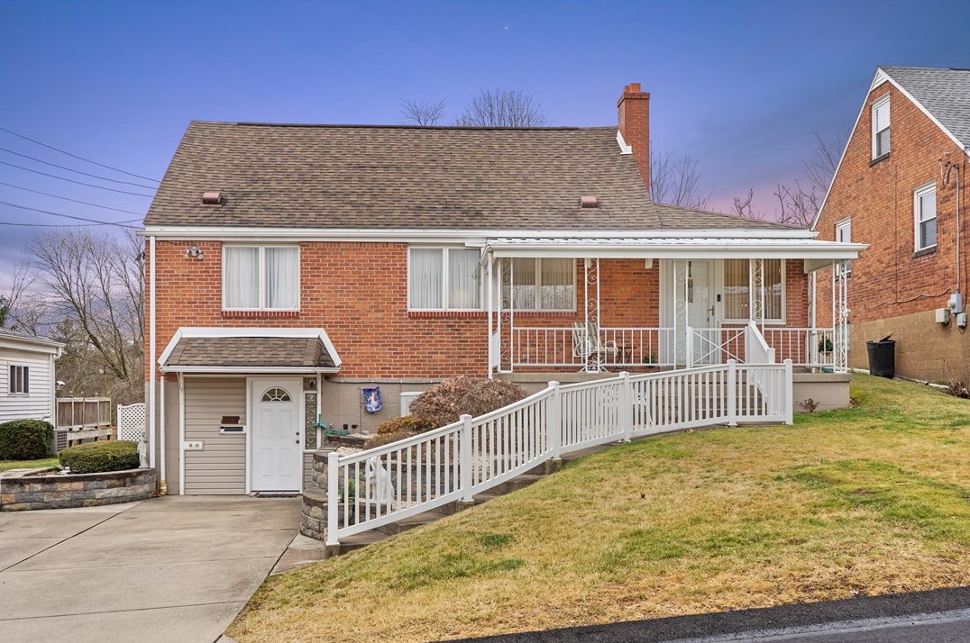 705 Old Farm Rd, North Versailles, PA 15137-1822