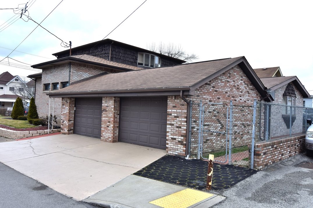 300 N Monongahela Ave, Glassport, PA 15045