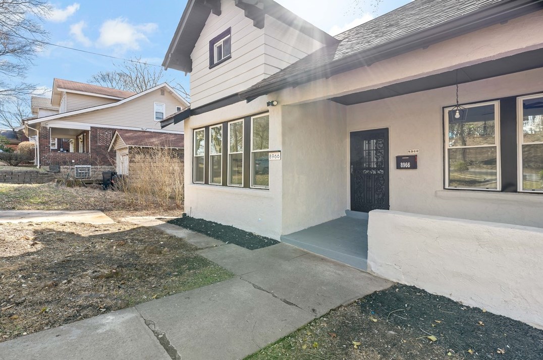 8966 Eastwood Rd, Pittsburgh, PA 15235