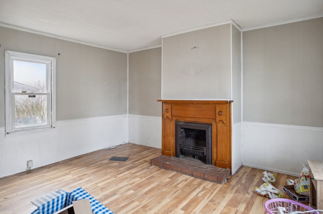 156 Thorn St, Apollo, PA 15613