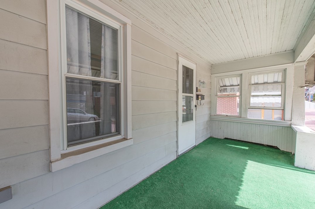 506 Sycamore St, Vandergrift, PA 15690
