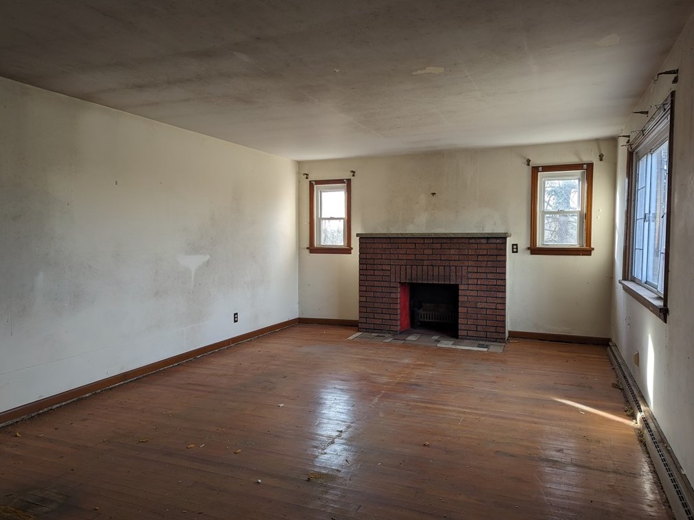 2068 E National Pike North, Scenery Hill, PA 15360
