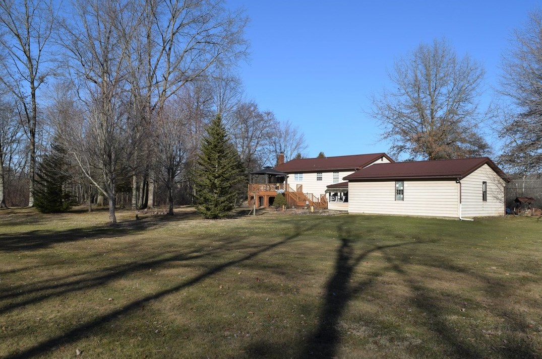 535 Houk Rd, New Castle, PA 16101