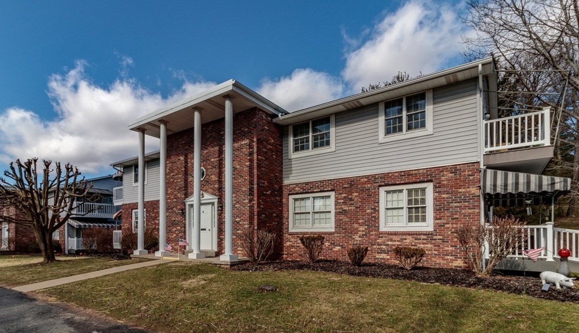 160 Palm St, Washington, PA 15301-5841