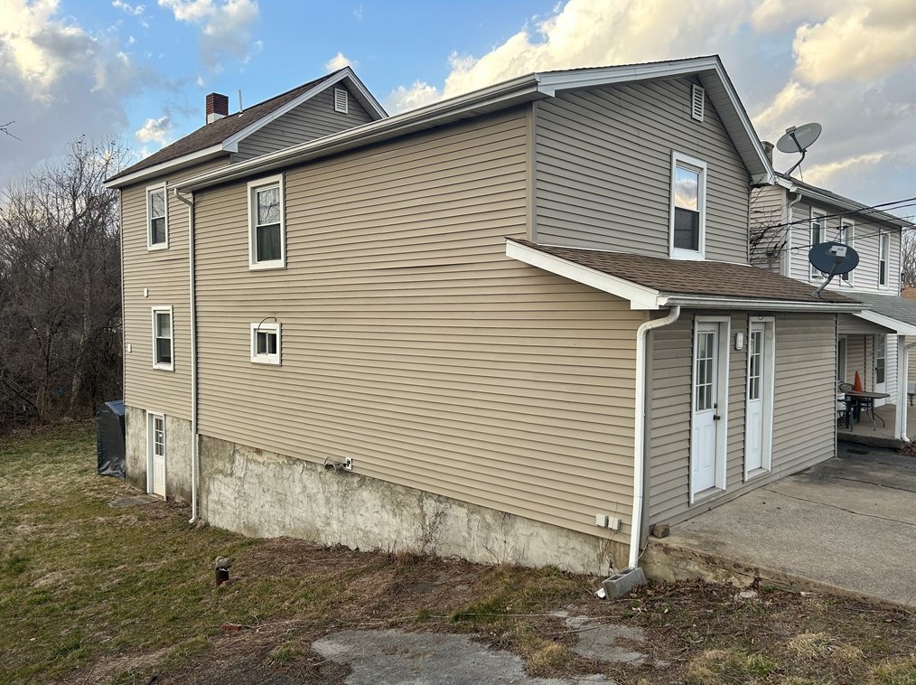 3051 Churchill Rd, Hillsville, PA 16132