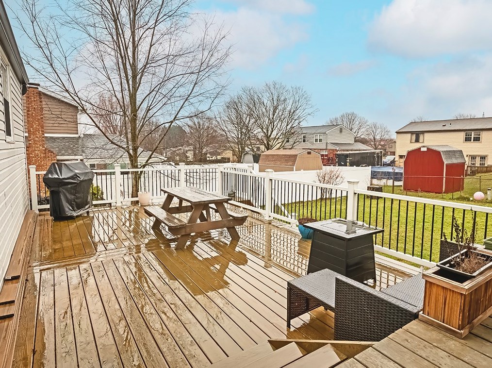 925 2nd Ave, Freedom PA  15042-2705 exterior