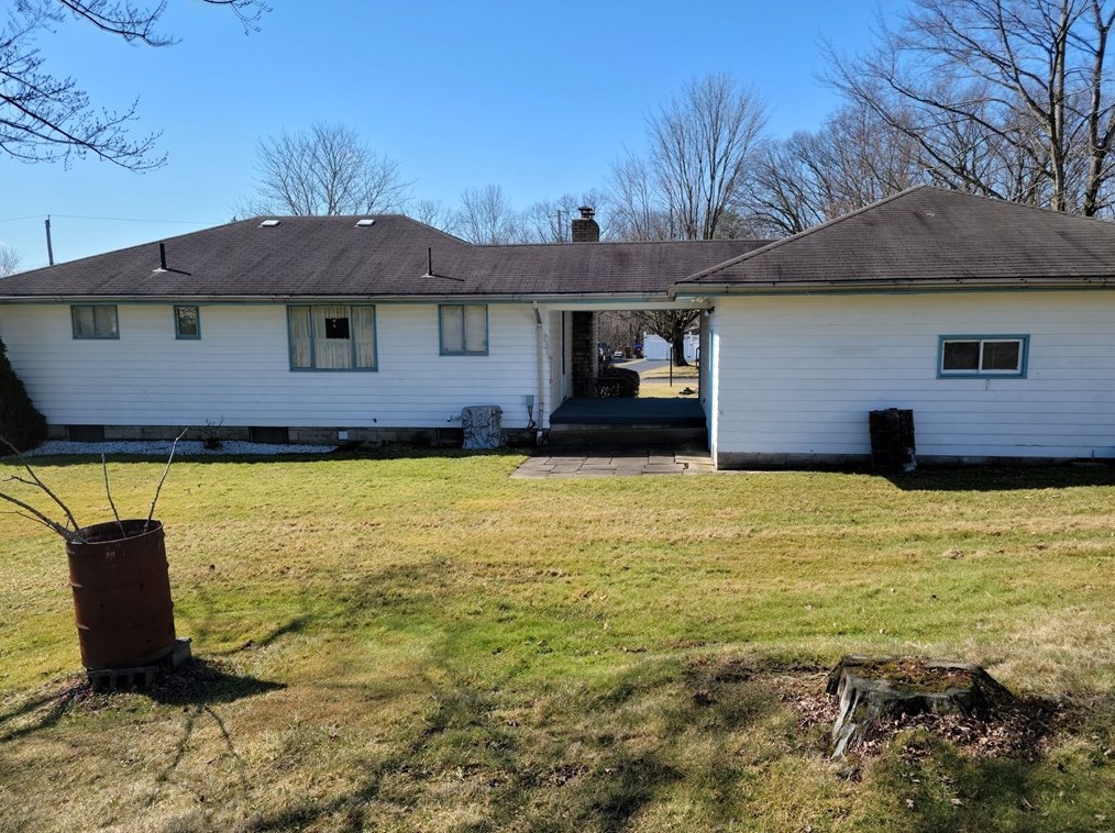 409 Patt Dr, Hermitage, PA 16121