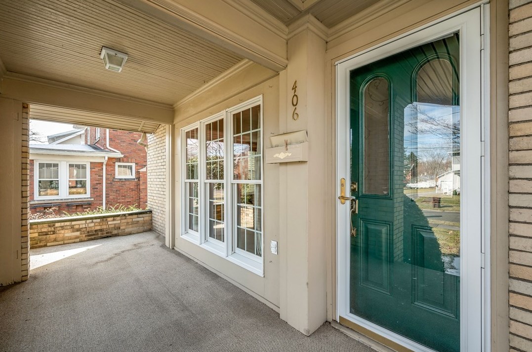406 Woodland Ave, Grove City, PA 16127