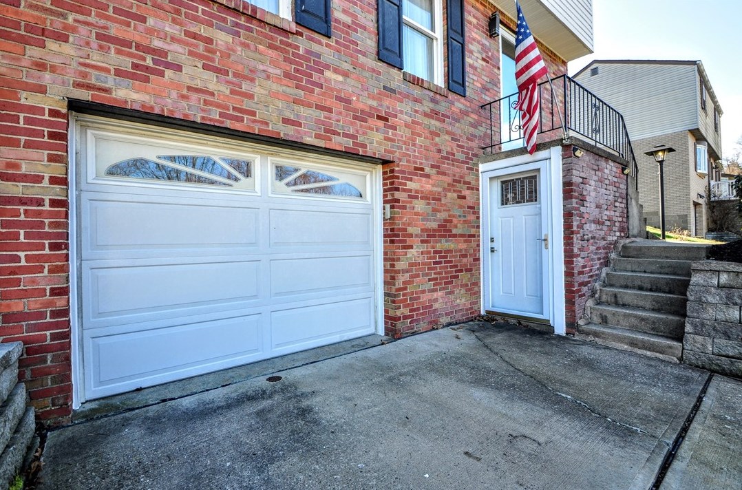 1534 Theresa Ave, Library, PA 15129
