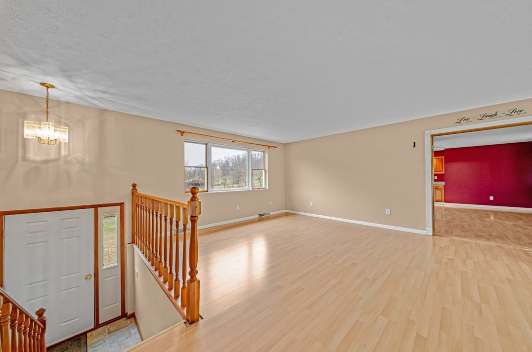 165 Albrights Lake Rd, Greensburg, PA 15601-7437
