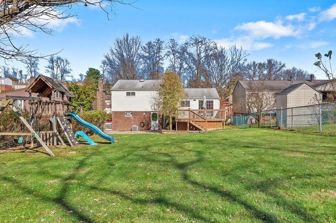 1536 Annette Ave, Library, PA 15129