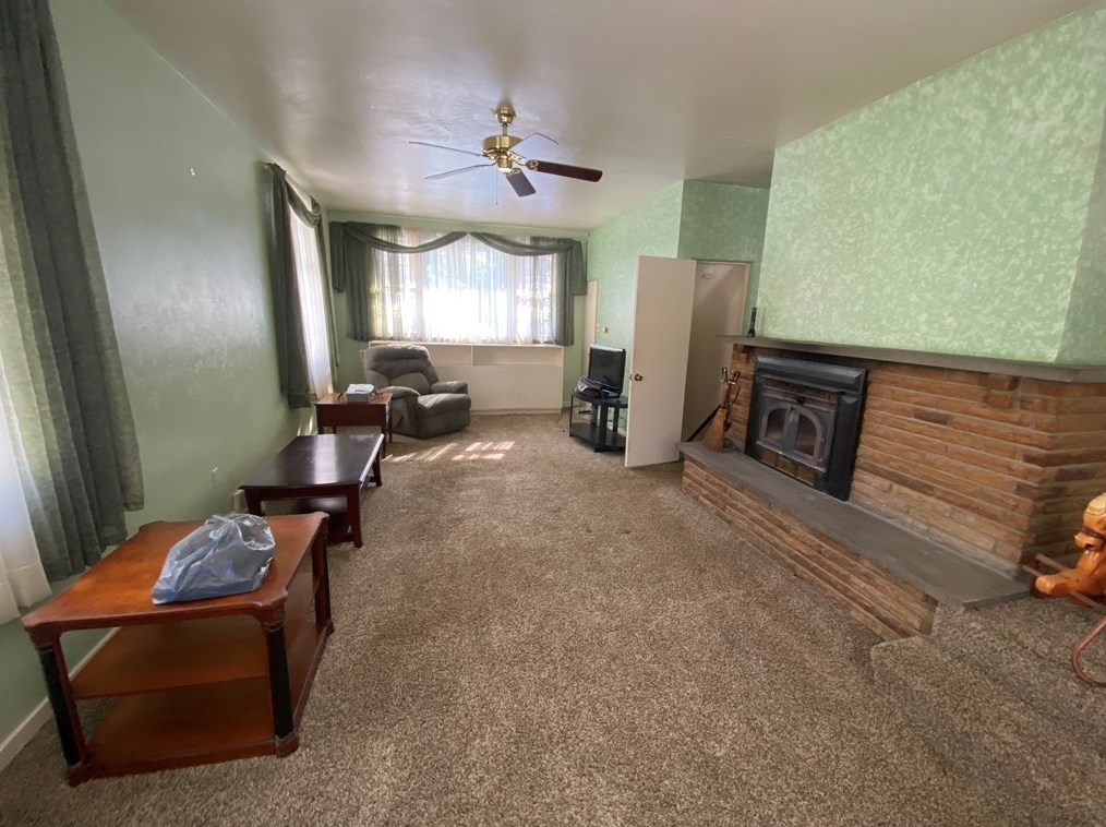 11200 Wren Dr, North Huntingdon, PA 15642