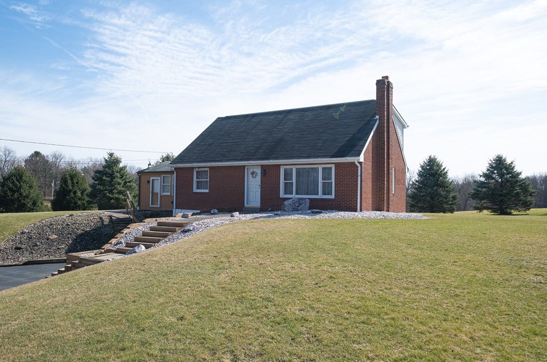 4134 Sandy Hill Rd, Gibsonia, PA 15044