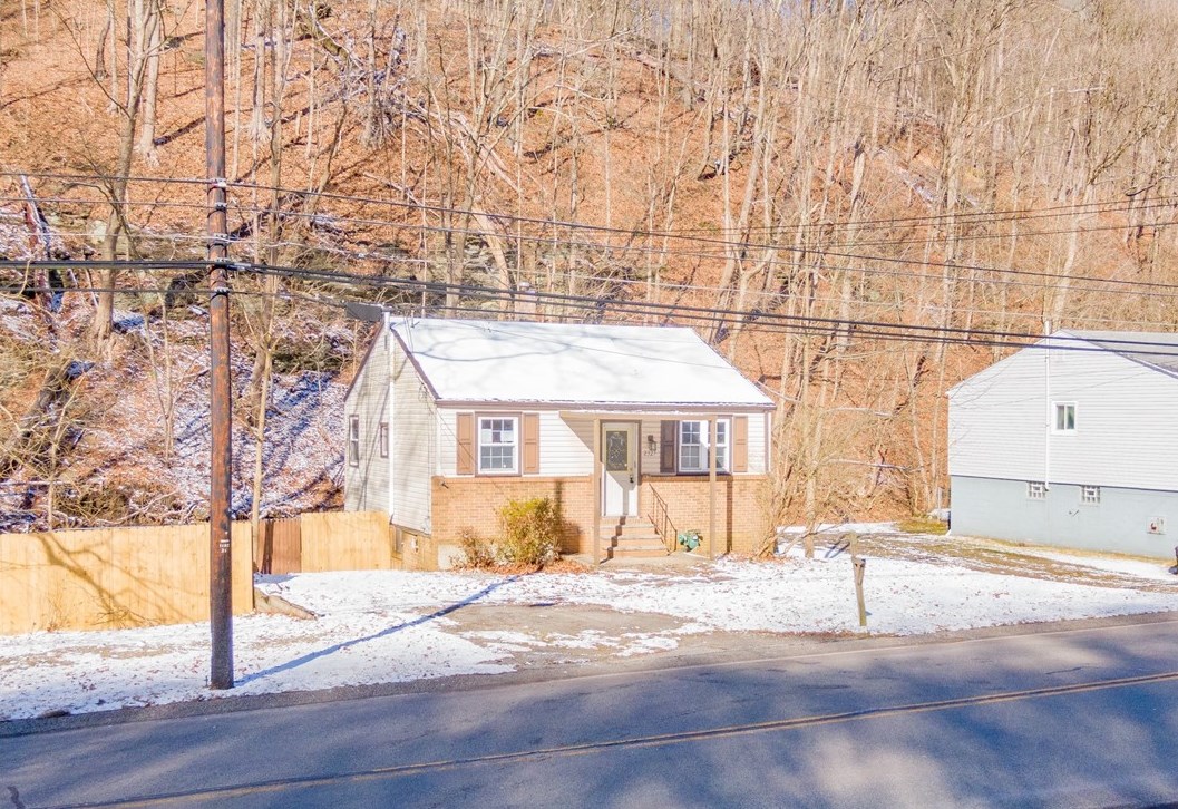 2327 Pitcairn Rd, Monroeville, PA 15146