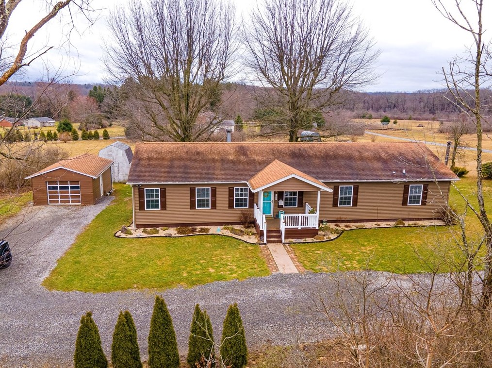 131 Adrian Ln, Butler, PA 16001-1769